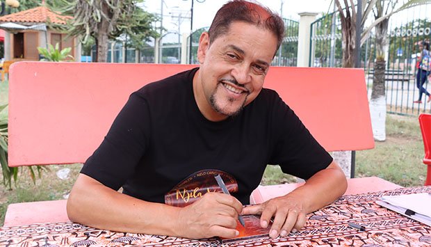 Nelo de Carvalho quebra jejum com o CD “Njila Yami”